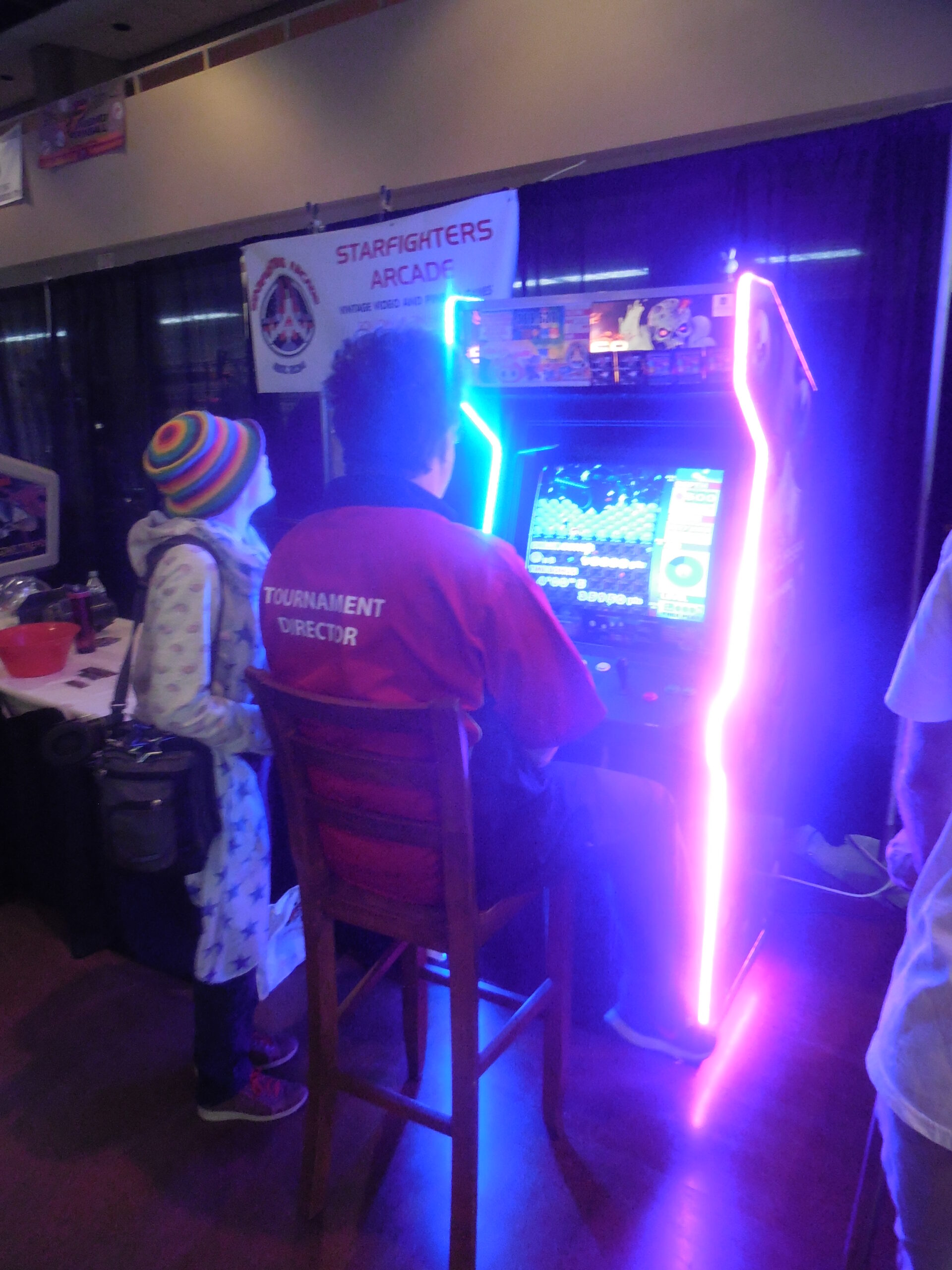 There were some great tournaments and demonstrations all weekend. Here's Seattle Sid playing Mr. Driller. He was going for a new world record.